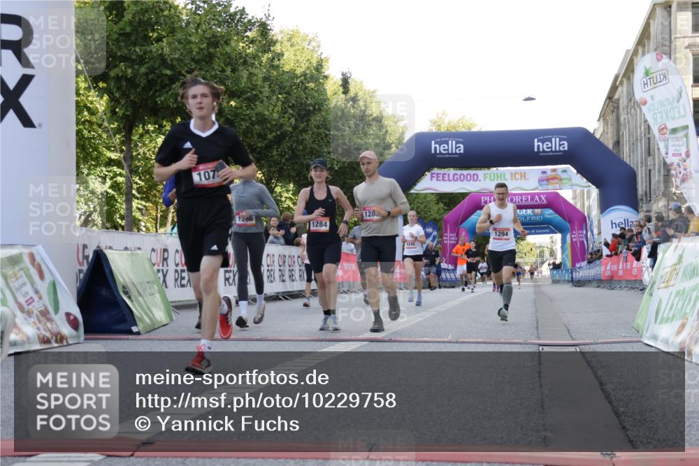 06.09.2026 - CURREX Alsterlauf Yannick Fuchs http://msf.ph/oto/10229758 06.09.2026 11:49:17 Ziel 1063, 1072, 1078, 1155, 1156, 1172, 1213, 1284, 1285, 1286, 1288, 1294, 1295, 1318, 8245, 8261 meine-sportfotos.de