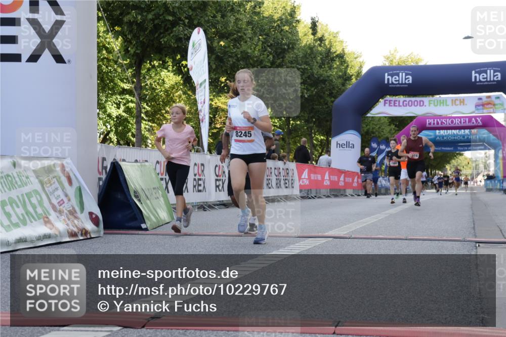 06.09.2026 - CURREX Alsterlauf Yannick Fuchs http://msf.ph/oto/10229767 06.09.2026 11:49:21 Ziel 1060, 1063, 1072, 1078, 1155, 1156, 1172, 1213, 1216, 1267, 1284, 1285, 1286, 1288, 1294, 8245 meine-sportfotos.de