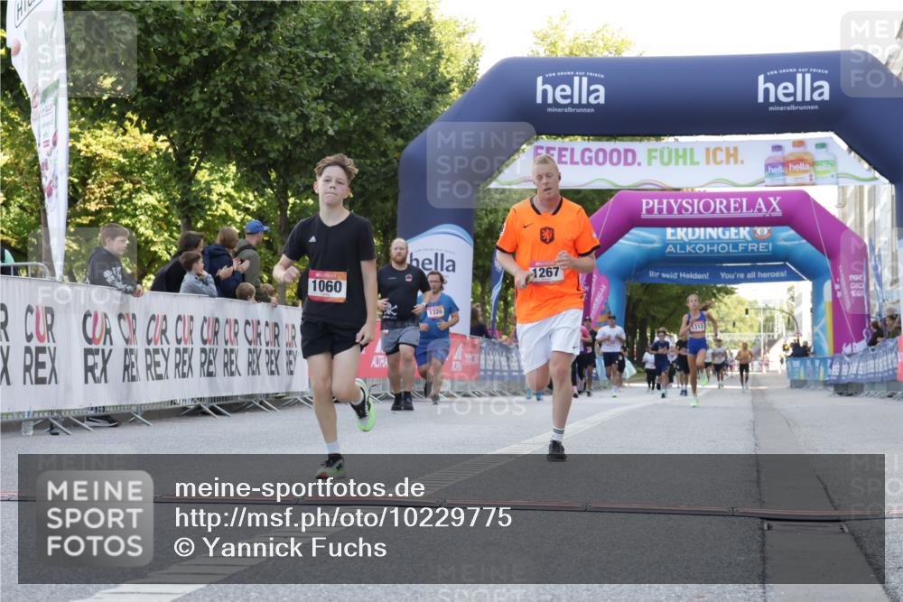 06.09.2026 - CURREX Alsterlauf Yannick Fuchs http://msf.ph/oto/10229775 06.09.2026 11:49:24 Ziel 1060, 1072, 1078, 1172, 1216, 1267, 1284, 1285, 1286, 1288, 1294, 8245 meine-sportfotos.de