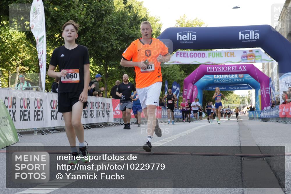 06.09.2026 - CURREX Alsterlauf Yannick Fuchs http://msf.ph/oto/10229779 06.09.2026 11:49:26 Ziel 1060, 1072, 1172, 1216, 1267, 1294, 1312, 8245, 8267 meine-sportfotos.de