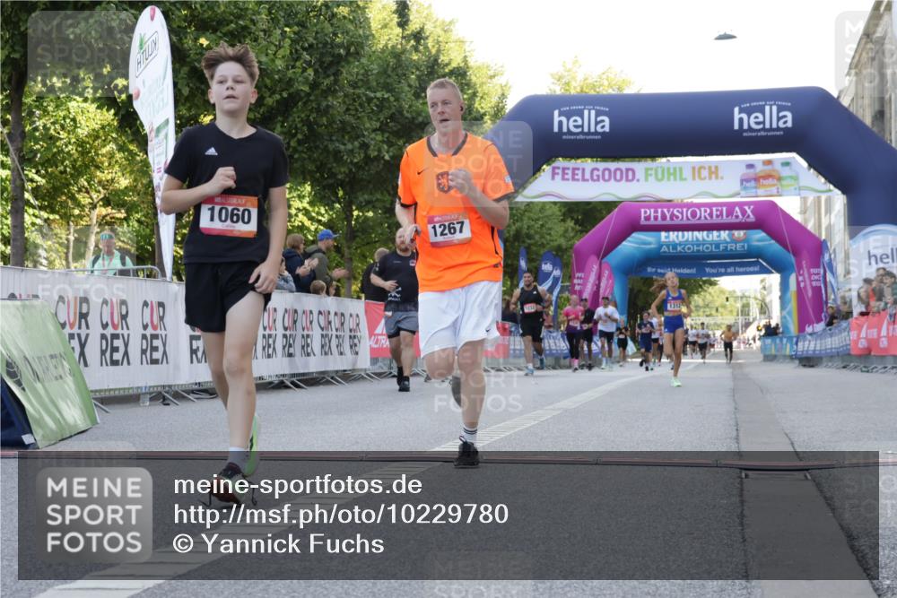 06.09.2026 - CURREX Alsterlauf Yannick Fuchs http://msf.ph/oto/10229780 06.09.2026 11:49:26 Ziel 1060, 1072, 1172, 1216, 1267, 1294, 1312, 8245, 8267 meine-sportfotos.de