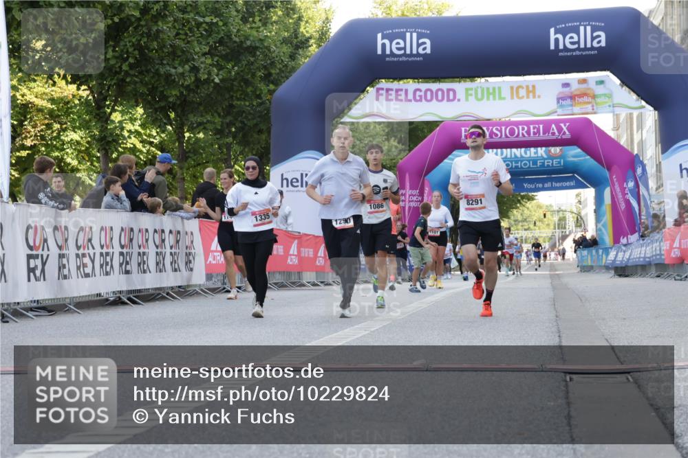 06.09.2026 - CURREX Alsterlauf Yannick Fuchs http://msf.ph/oto/10229824 06.09.2026 11:49:48 Ziel 1012, 1086, 1163, 1251, 1290, 1335, 1339, 8291 meine-sportfotos.de
