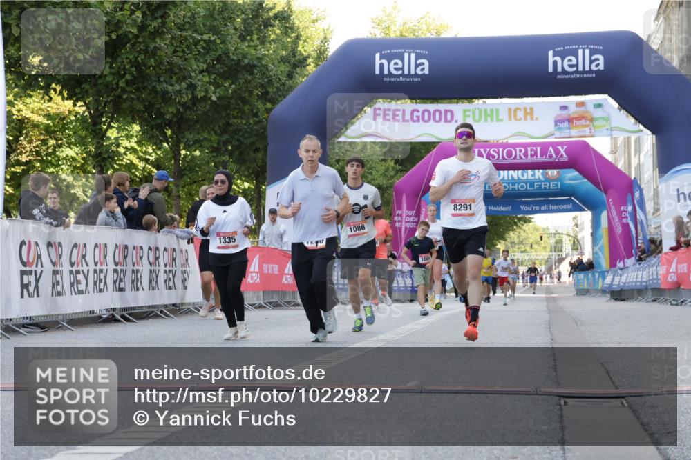 06.09.2026 - CURREX Alsterlauf Yannick Fuchs http://msf.ph/oto/10229827 06.09.2026 11:49:48 Ziel 1012, 1086, 1163, 1251, 1290, 1335, 1339, 8291 meine-sportfotos.de