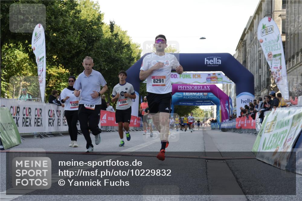 06.09.2026 - CURREX Alsterlauf Yannick Fuchs http://msf.ph/oto/10229832 06.09.2026 11:49:50 Ziel 1004, 1012, 1086, 1144, 1163, 1290, 1335, 8291 meine-sportfotos.de