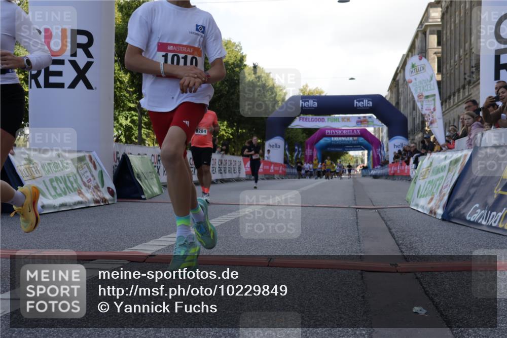 06.09.2026 - CURREX Alsterlauf Yannick Fuchs http://msf.ph/oto/10229849 06.09.2026 11:49:58 Ziel 1004, 1010, 1086, 1101, 1141, 1144, 1290, 1335, 8284, 8291 meine-sportfotos.de