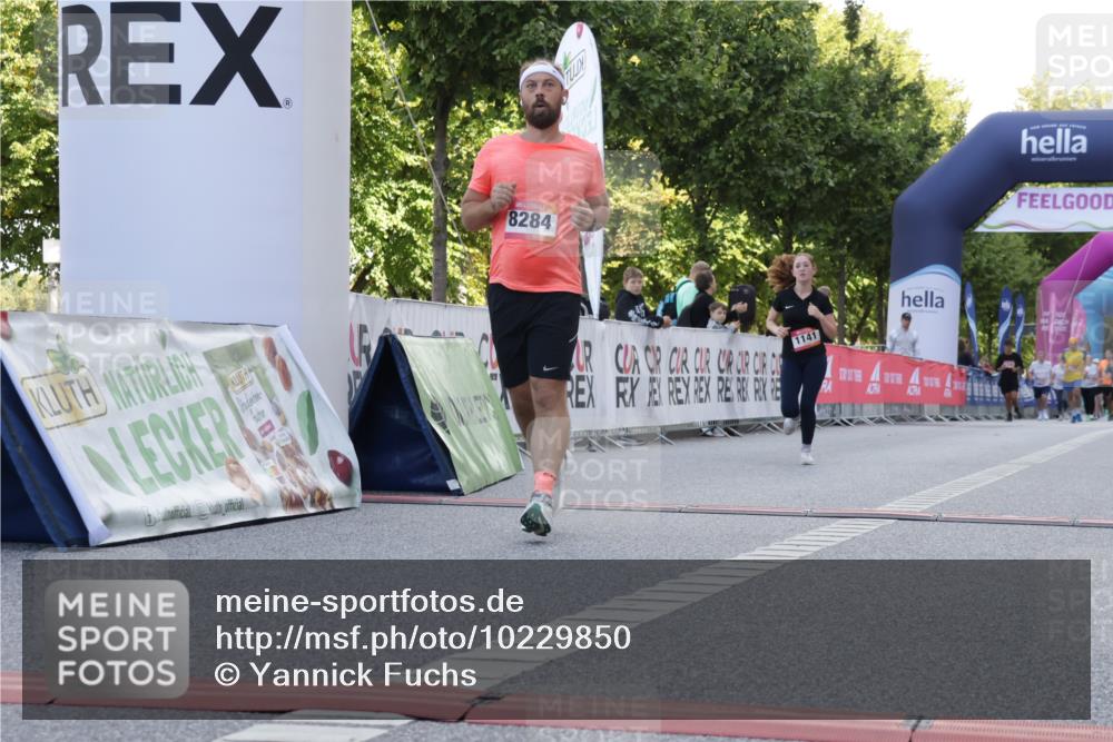 06.09.2026 - CURREX Alsterlauf Yannick Fuchs http://msf.ph/oto/10229850 06.09.2026 11:49:58 Ziel 1004, 1010, 1086, 1101, 1141, 1144, 1290, 1335, 8284, 8291 meine-sportfotos.de
