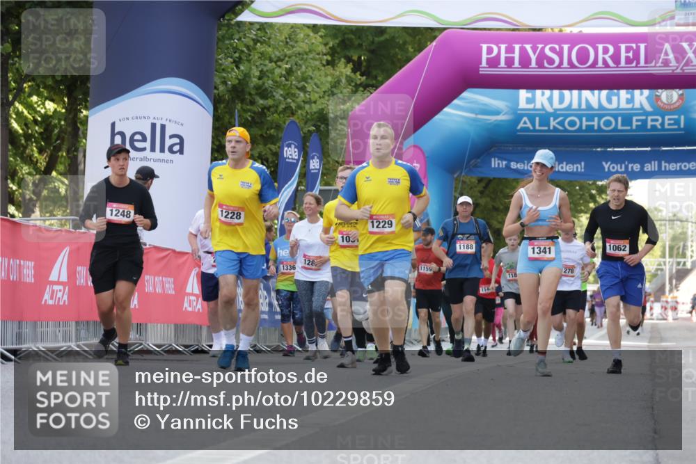 06.09.2026 - CURREX Alsterlauf Yannick Fuchs http://msf.ph/oto/10229859 06.09.2026 11:50:06 Ziel 1141 meine-sportfotos.de