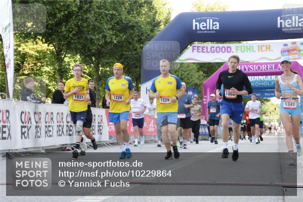 06.09.2026 - CURREX Alsterlauf Yannick Fuchs http://msf.ph/oto/10229864 06.09.2026 11:50:11 Ziel 1031, 1062, 1228, 1229, 1248, 1341 meine-sportfotos.de