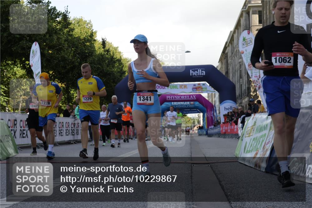 06.09.2026 - CURREX Alsterlauf Yannick Fuchs http://msf.ph/oto/10229867 06.09.2026 11:50:14 Ziel 1031, 1062, 1171, 1228, 1229, 1248, 1278, 1282, 1292, 1341 meine-sportfotos.de
