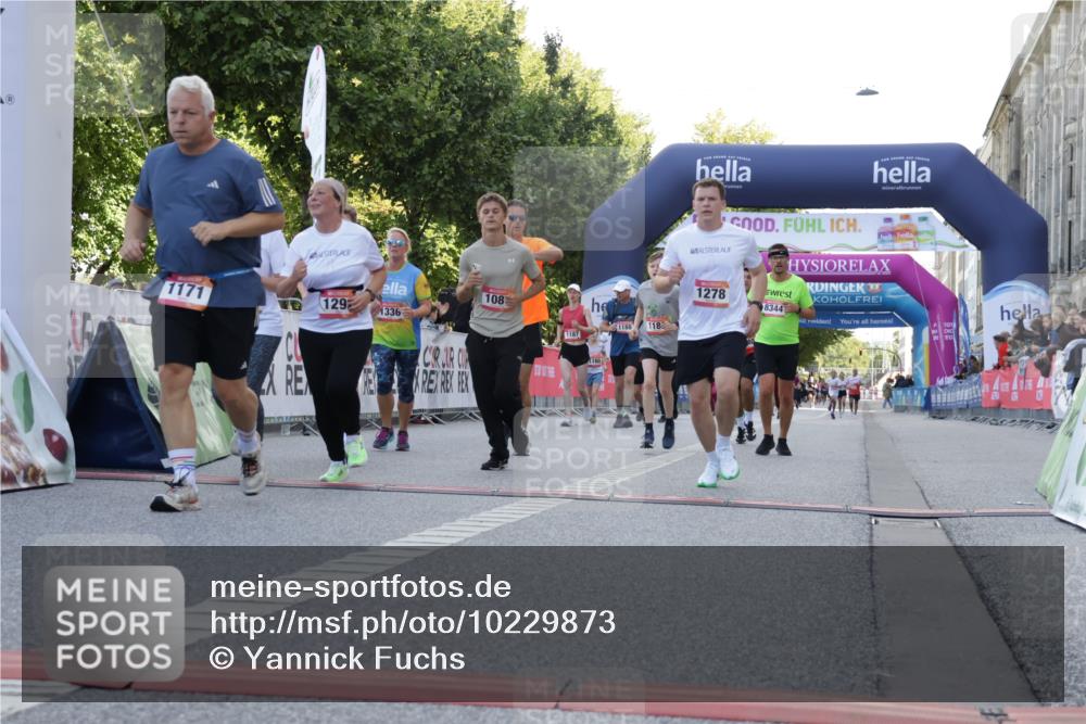 06.09.2026 - CURREX Alsterlauf Yannick Fuchs http://msf.ph/oto/10229873 06.09.2026 11:50:18 Ziel 1031, 1062, 1087, 1140, 1171, 1183, 1228, 1229, 1248, 1278, 1282, 1292, 1336, 1341, 2484, 6390, 8344 meine-sportfotos.de