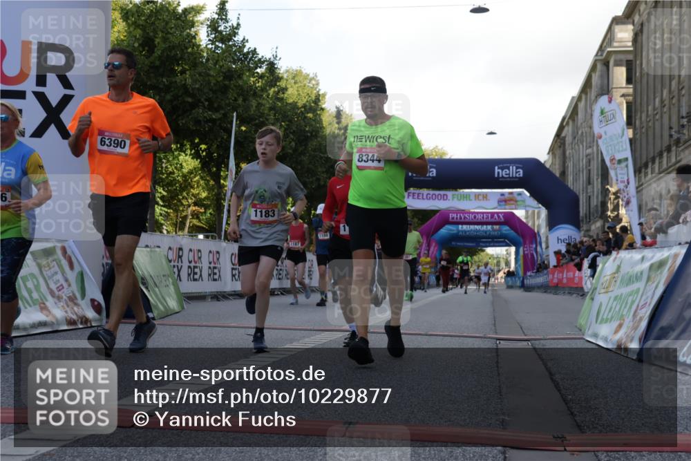 06.09.2026 - CURREX Alsterlauf Yannick Fuchs http://msf.ph/oto/10229877 06.09.2026 11:50:22 Ziel 1067, 1087, 1140, 1159, 1160, 1171, 1183, 1187, 1188, 1248, 1278, 1282, 1292, 1336, 2484, 6390, 8344 meine-sportfotos.de