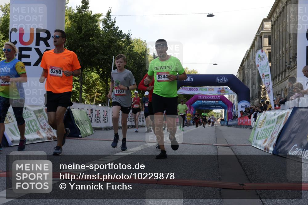 06.09.2026 - CURREX Alsterlauf Yannick Fuchs http://msf.ph/oto/10229878 06.09.2026 11:50:22 Ziel 1067, 1087, 1140, 1159, 1160, 1171, 1183, 1187, 1188, 1248, 1278, 1282, 1292, 1336, 2484, 6390, 8344 meine-sportfotos.de