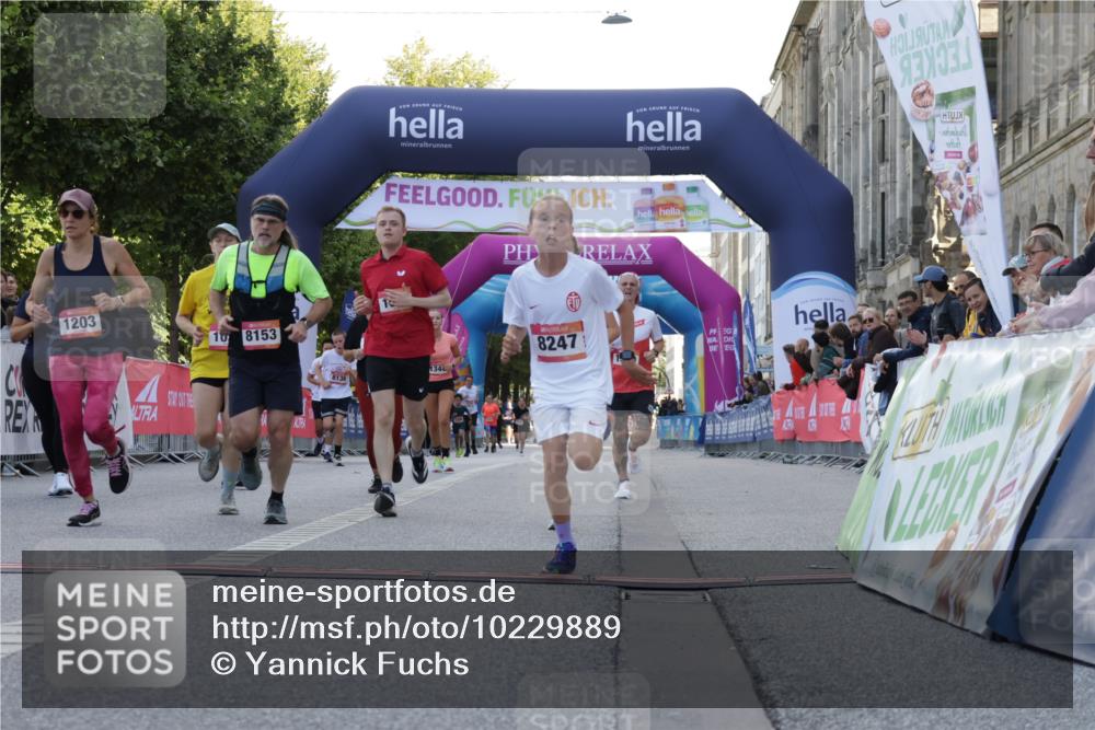 06.09.2026 - CURREX Alsterlauf Yannick Fuchs http://msf.ph/oto/10229889 06.09.2026 11:50:30 Ziel 1030, 1033, 1036, 1055, 1067, 1084, 1159, 1160, 1174, 1187, 1188, 1189, 1203, 1319, 8247 meine-sportfotos.de