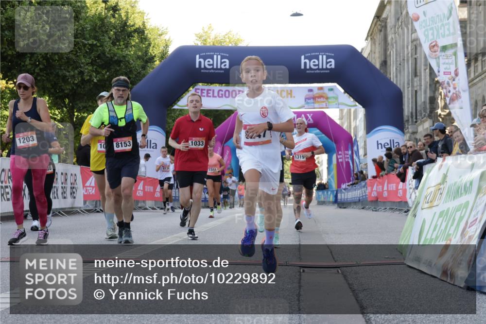 06.09.2026 - CURREX Alsterlauf Yannick Fuchs http://msf.ph/oto/10229892 06.09.2026 11:50:31 Ziel 1030, 1033, 1036, 1055, 1067, 1084, 1159, 1160, 1174, 1187, 1188, 1189, 1203, 1319, 8247 meine-sportfotos.de