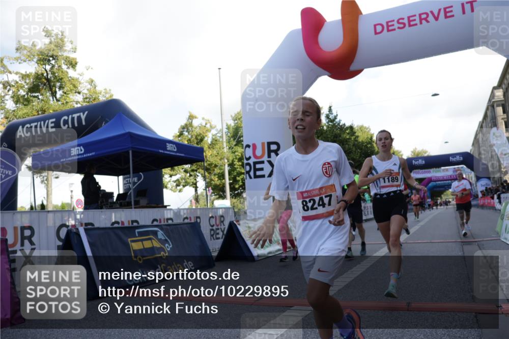 06.09.2026 - CURREX Alsterlauf Yannick Fuchs http://msf.ph/oto/10229895 06.09.2026 11:50:32 Ziel 1030, 1033, 1036, 1055, 1067, 1084, 1159, 1160, 1174, 1187, 1188, 1189, 1203, 1319, 1344, 8136, 8247 meine-sportfotos.de