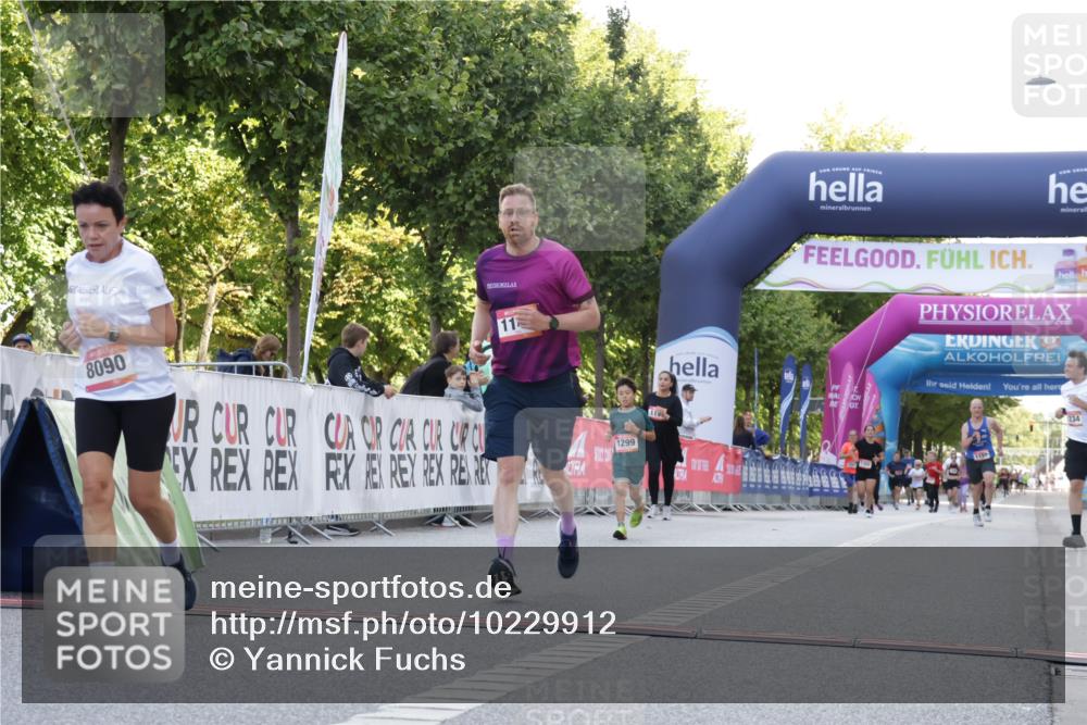 06.09.2026 - CURREX Alsterlauf Yannick Fuchs http://msf.ph/oto/10229912 06.09.2026 11:50:41 Ziel 1036, 1084, 1149, 1174, 1299, 1344, 8090, 8136 meine-sportfotos.de