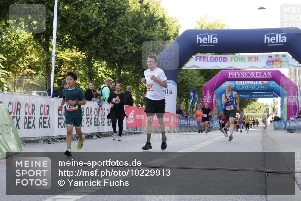 06.09.2026 - CURREX Alsterlauf Yannick Fuchs http://msf.ph/oto/10229913 06.09.2026 11:50:45 Ziel 1149, 1157, 1199, 1234, 1299, 8090 meine-sportfotos.de