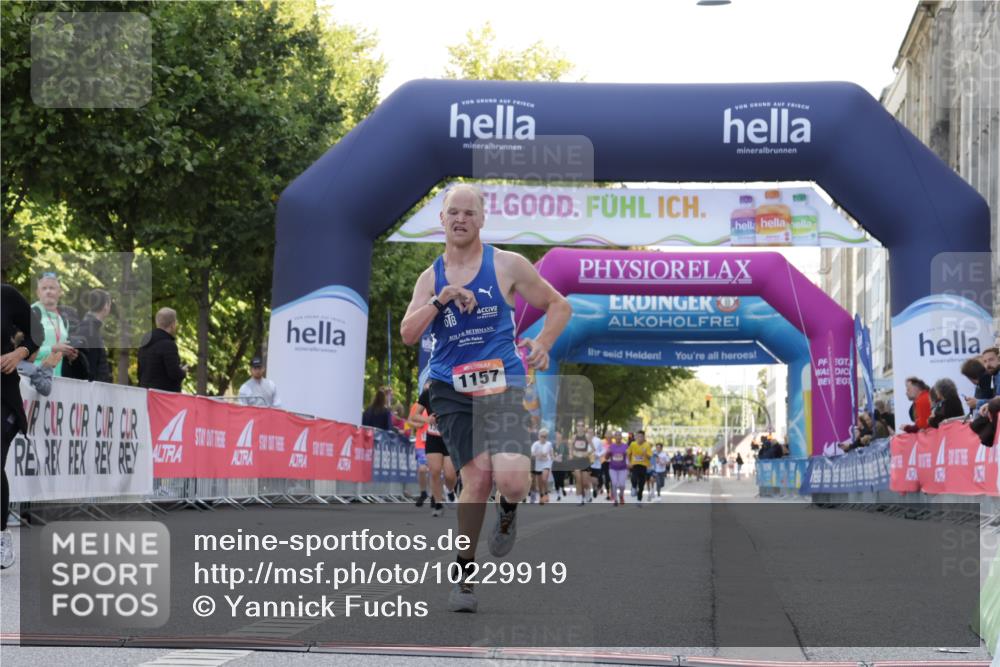 06.09.2026 - CURREX Alsterlauf Yannick Fuchs http://msf.ph/oto/10229919 06.09.2026 11:50:47 Ziel 1149, 1157, 1199, 1234, 1299, 8090 meine-sportfotos.de