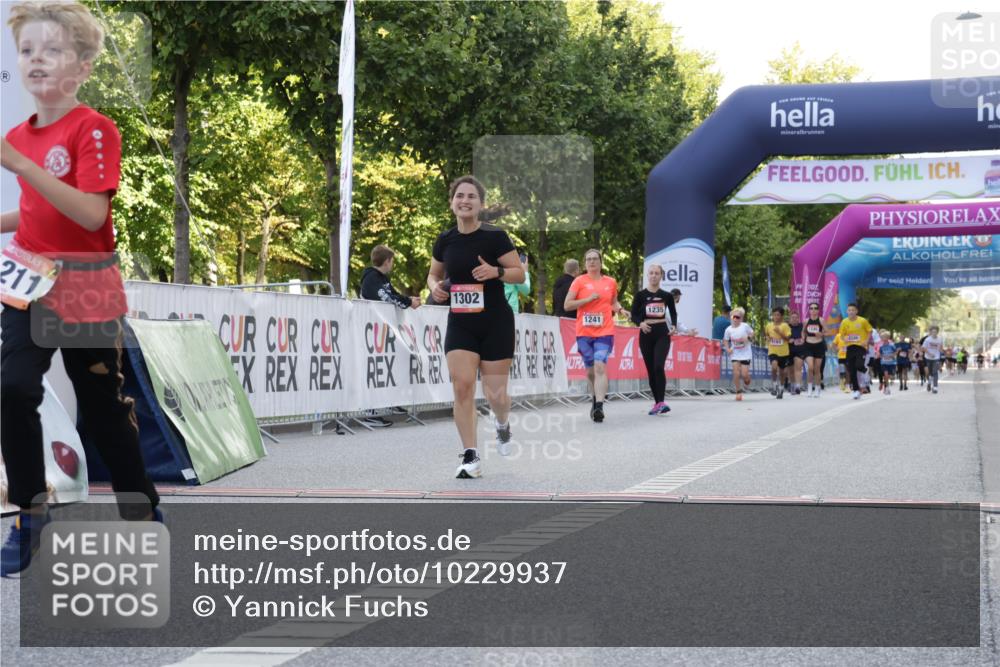 06.09.2026 - CURREX Alsterlauf Yannick Fuchs http://msf.ph/oto/10229937 06.09.2026 11:50:56 Ziel 1199, 1211, 1241, 1302 meine-sportfotos.de