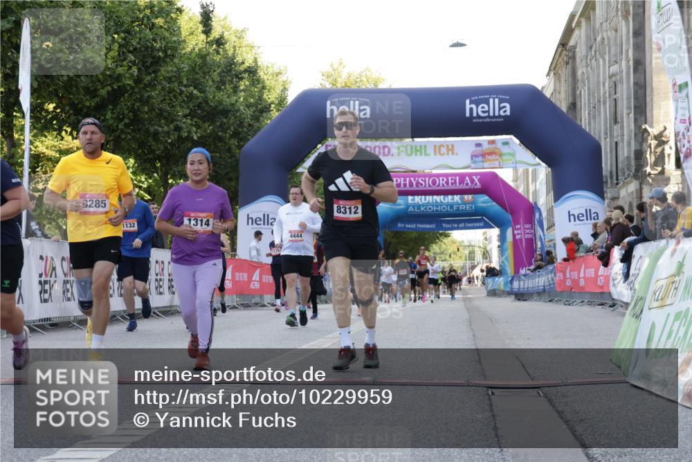 06.09.2026 - CURREX Alsterlauf Yannick Fuchs http://msf.ph/oto/10229959 06.09.2026 11:51:12 Ziel 1079, 1182, 1246, 1314, 4444, 8098, 8251, 8285, 8312, 8346 meine-sportfotos.de