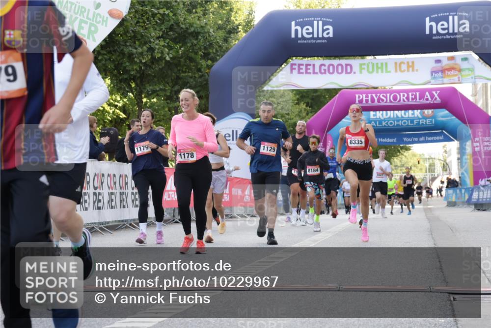 06.09.2026 - CURREX Alsterlauf Yannick Fuchs http://msf.ph/oto/10229967 06.09.2026 11:51:18 Ziel 1079, 1103, 1129, 1178, 1179, 1180, 1182, 1314, 4444, 8184, 8208, 8285, 8312, 8335 meine-sportfotos.de