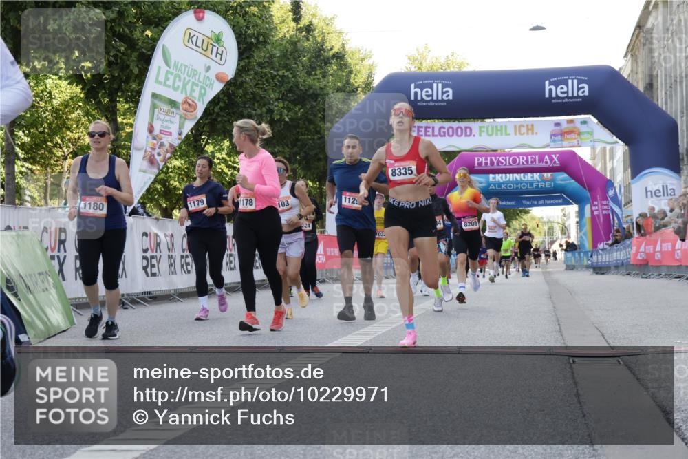 06.09.2026 - CURREX Alsterlauf Yannick Fuchs http://msf.ph/oto/10229971 06.09.2026 11:51:19 Ziel 1032, 1035, 1079, 1103, 1129, 1178, 1179, 1180, 1182, 1300, 1314, 4444, 8184, 8208, 8285, 8312, 8335 meine-sportfotos.de