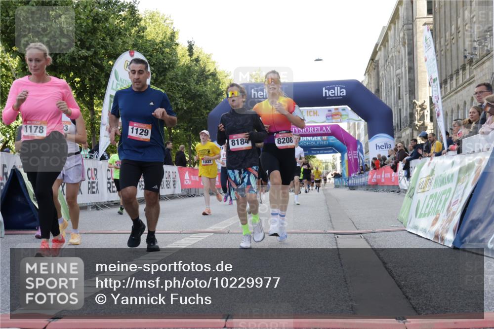 06.09.2026 - CURREX Alsterlauf Yannick Fuchs http://msf.ph/oto/10229977 06.09.2026 11:51:22 Ziel 1032, 1035, 1079, 1103, 1129, 1148, 1178, 1179, 1180, 1224, 1300, 4444, 8047, 8184, 8208, 8335 meine-sportfotos.de