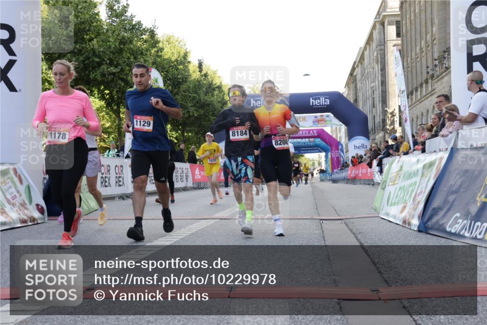 06.09.2026 - CURREX Alsterlauf Yannick Fuchs http://msf.ph/oto/10229978 06.09.2026 11:51:22 Ziel 1032, 1035, 1079, 1103, 1129, 1148, 1178, 1179, 1180, 1224, 1300, 4444, 8047, 8184, 8208, 8335 meine-sportfotos.de