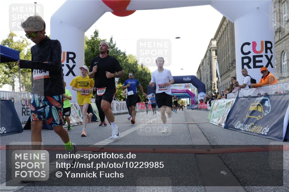 06.09.2026 - CURREX Alsterlauf Yannick Fuchs http://msf.ph/oto/10229985 06.09.2026 11:51:25 Ziel 1032, 1035, 1103, 1129, 1148, 1178, 1179, 1180, 1224, 1300, 1301, 1343, 8047, 8172, 8184, 8208, 8335 meine-sportfotos.de