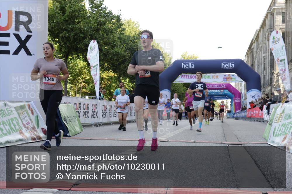 06.09.2026 - CURREX Alsterlauf Yannick Fuchs http://msf.ph/oto/10230011 06.09.2026 11:51:39 Ziel 1029, 1056, 1083, 1089, 1090, 1102, 1158, 1162, 1226, 1257, 1315, 1321, 1345, 8159, 8327 meine-sportfotos.de