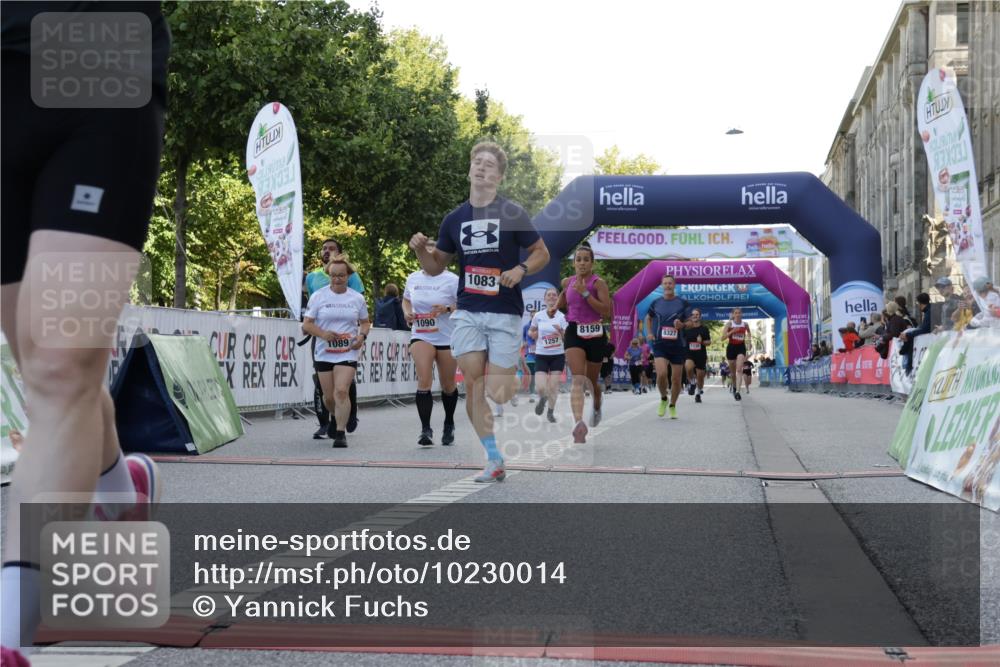 06.09.2026 - CURREX Alsterlauf Yannick Fuchs http://msf.ph/oto/10230014 06.09.2026 11:51:40 Ziel 1029, 1056, 1083, 1089, 1090, 1102, 1158, 1162, 1194, 1226, 1257, 1315, 1321, 1345, 8159, 8327 meine-sportfotos.de
