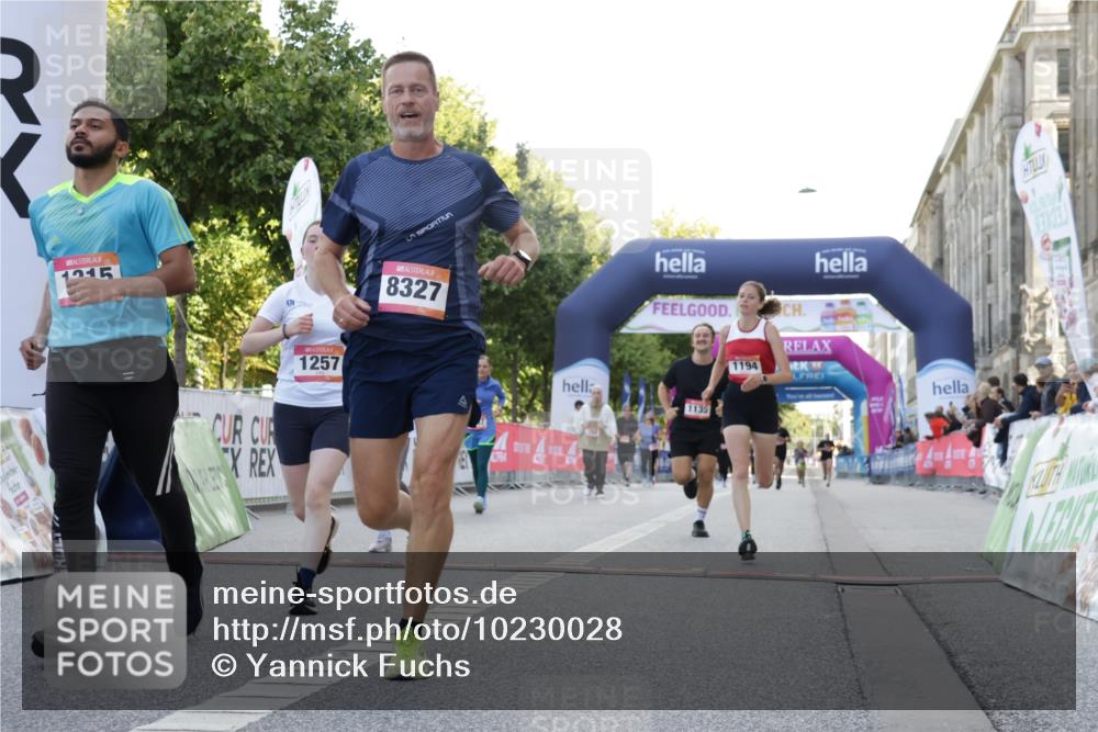 06.09.2026 - CURREX Alsterlauf Yannick Fuchs http://msf.ph/oto/10230028 06.09.2026 11:51:44 Ziel 1056, 1083, 1089, 1090, 1135, 1194, 1226, 1257, 1315, 1345, 1347, 8159, 8327 meine-sportfotos.de