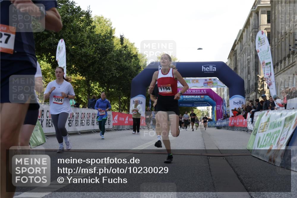 06.09.2026 - CURREX Alsterlauf Yannick Fuchs http://msf.ph/oto/10230029 06.09.2026 11:51:45 Ziel 1083, 1089, 1090, 1135, 1194, 1226, 1257, 1315, 1345, 1347, 8159, 8327 meine-sportfotos.de
