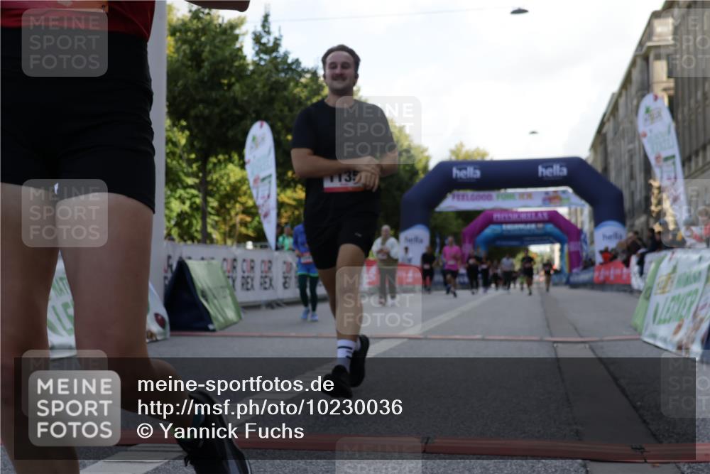 06.09.2026 - CURREX Alsterlauf Yannick Fuchs http://msf.ph/oto/10230036 06.09.2026 11:51:46 Ziel 1083, 1089, 1090, 1135, 1194, 1226, 1254, 1257, 1315, 1347, 8159, 8327 meine-sportfotos.de