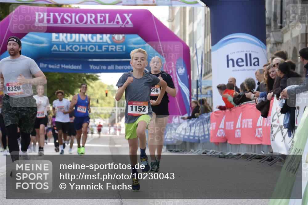 06.09.2026 - CURREX Alsterlauf Yannick Fuchs http://msf.ph/oto/10230043 06.09.2026 11:51:52 Ziel 1118, 1123, 1135, 1152, 1194, 1200, 1254, 1303, 1327, 1347, 8236, 8325, 8326 meine-sportfotos.de
