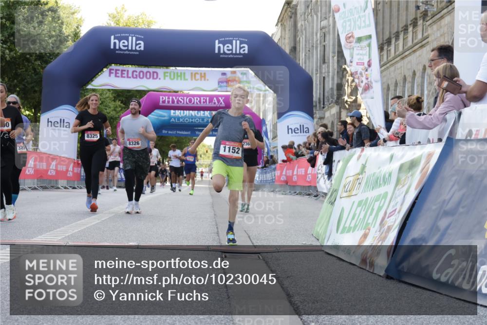 06.09.2026 - CURREX Alsterlauf Yannick Fuchs http://msf.ph/oto/10230045 06.09.2026 11:51:54 Ziel 1118, 1123, 1152, 1200, 1240, 1254, 1303, 1327, 1347, 8236, 8325, 8326 meine-sportfotos.de