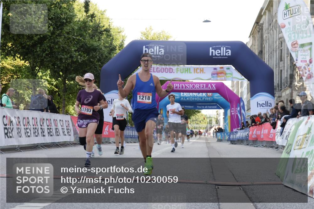 06.09.2026 - CURREX Alsterlauf Yannick Fuchs http://msf.ph/oto/10230059 06.09.2026 11:52:00 Ziel 1085, 1108, 1123, 1152, 1193, 1200, 1218, 1240, 1303, 1327, 8138, 8236, 8325, 8326 meine-sportfotos.de