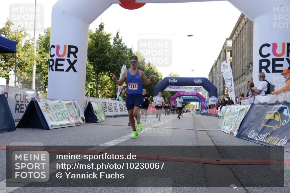 06.09.2026 - CURREX Alsterlauf Yannick Fuchs http://msf.ph/oto/10230067 06.09.2026 11:52:01 Ziel 1085, 1108, 1152, 1193, 1200, 1218, 1240, 1303, 1327, 8138, 8236, 8325, 8326 meine-sportfotos.de