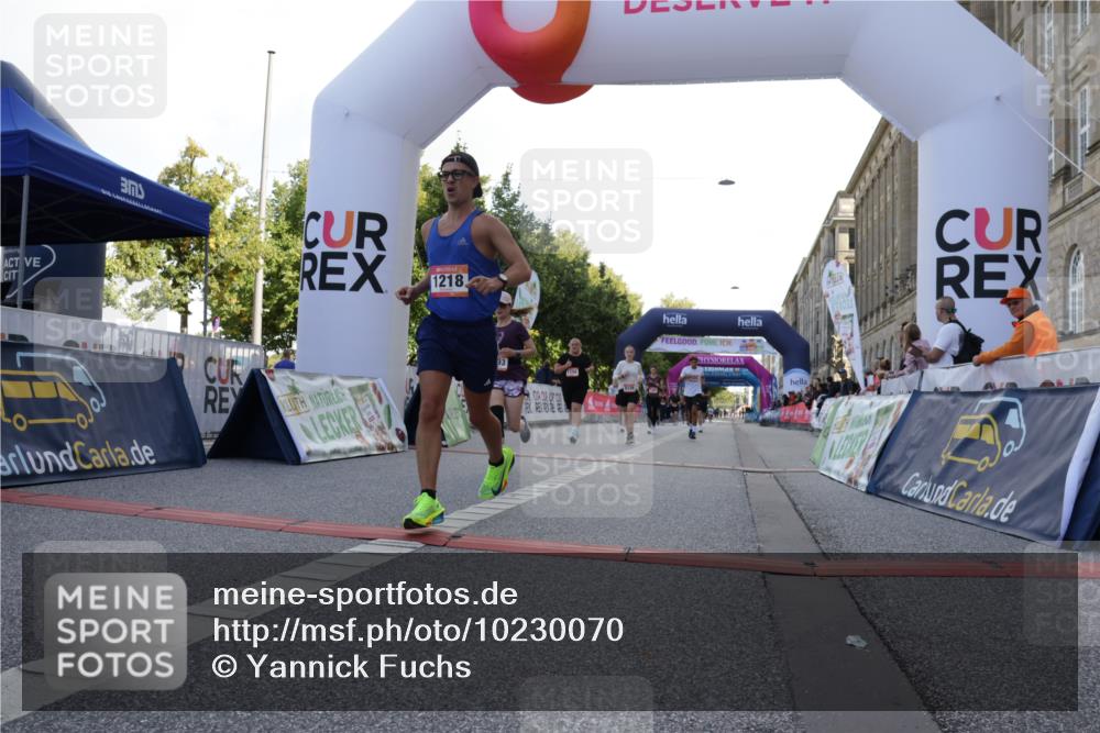 06.09.2026 - CURREX Alsterlauf Yannick Fuchs http://msf.ph/oto/10230070 06.09.2026 11:52:02 Ziel 1085, 1108, 1193, 1200, 1218, 1240, 1261, 1279, 1303, 1327, 8138, 8236, 8325, 8326 meine-sportfotos.de