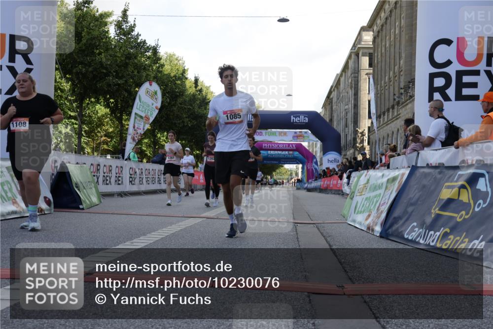 06.09.2026 - CURREX Alsterlauf Yannick Fuchs http://msf.ph/oto/10230076 06.09.2026 11:52:05 Ziel 1085, 1108, 1154, 1193, 1218, 1240, 1261, 1262, 1279, 8138 meine-sportfotos.de