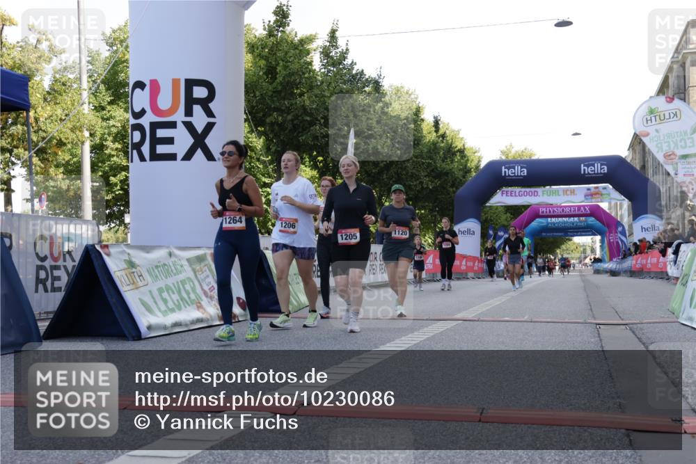 06.09.2026 - CURREX Alsterlauf Yannick Fuchs http://msf.ph/oto/10230086 06.09.2026 11:52:17 Ziel 1059, 1120, 1186, 1205, 1206, 1210, 1215, 1244, 1266, 1304, 1330 meine-sportfotos.de