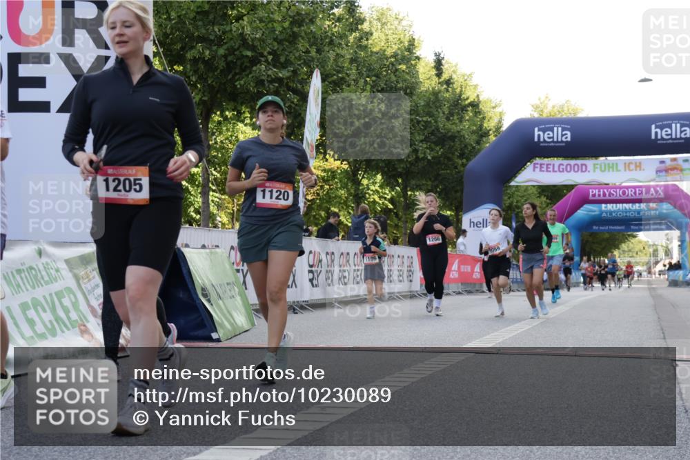 06.09.2026 - CURREX Alsterlauf Yannick Fuchs http://msf.ph/oto/10230089 06.09.2026 11:52:19 Ziel 1009, 1059, 1120, 1186, 1205, 1206, 1210, 1215, 1244, 1266, 1304 meine-sportfotos.de
