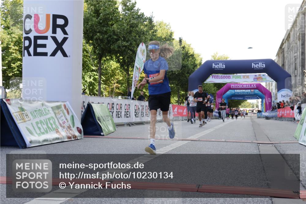06.09.2026 - CURREX Alsterlauf Yannick Fuchs http://msf.ph/oto/10230134 06.09.2026 11:52:42 Ziel 1007, 1082, 1310, 8269, 8270 meine-sportfotos.de