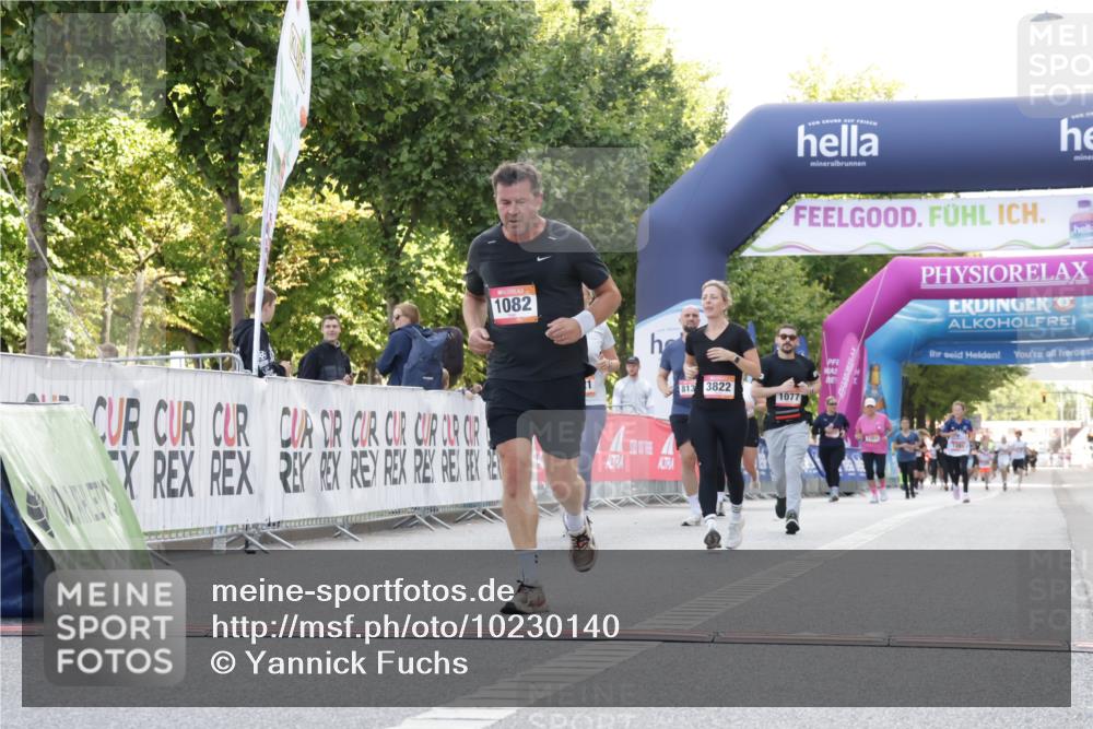 06.09.2026 - CURREX Alsterlauf Yannick Fuchs http://msf.ph/oto/10230140 06.09.2026 11:52:45 Ziel 1007, 1077, 1082, 1310, 3821, 3822 meine-sportfotos.de