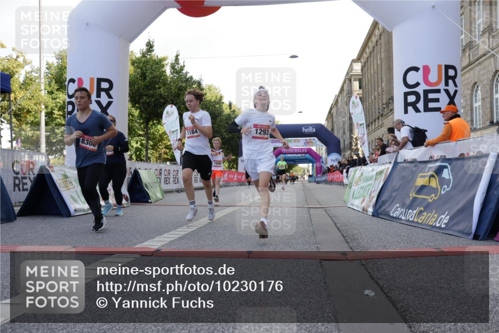 06.09.2026 - CURREX Alsterlauf Yannick Fuchs http://msf.ph/oto/10230176 06.09.2026 11:53:04 Ziel 1001, 1040, 1184, 1283, 1293, 4802, 8155, 8300 meine-sportfotos.de