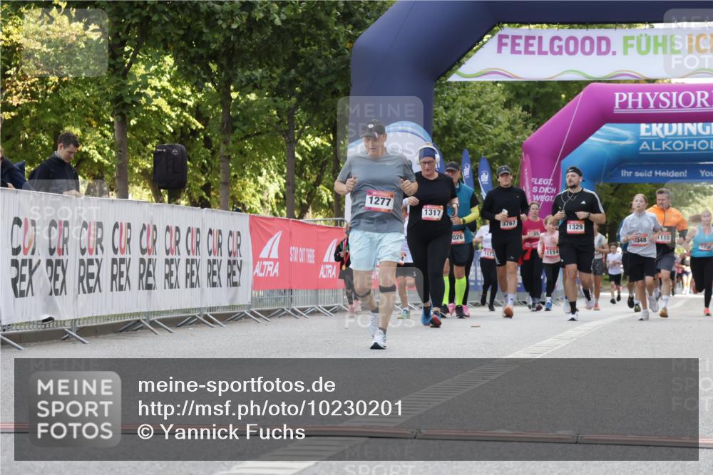 06.09.2026 - CURREX Alsterlauf Yannick Fuchs http://msf.ph/oto/10230201 06.09.2026 11:53:13 Ziel 1202, 8155 meine-sportfotos.de