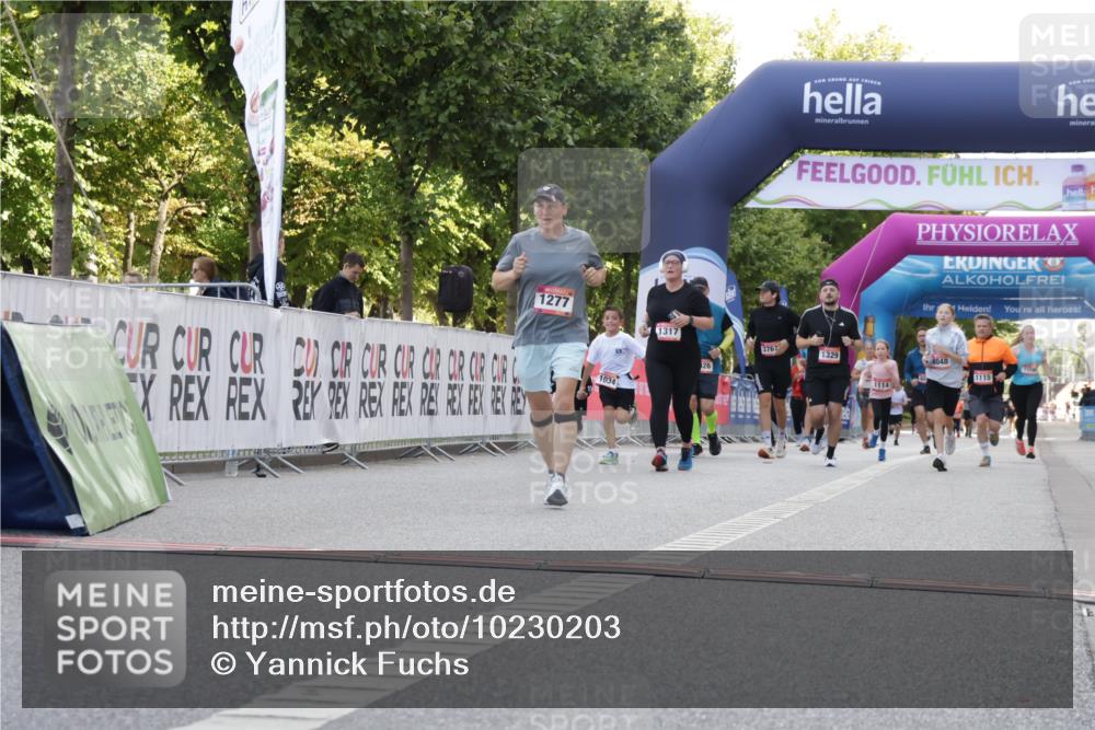 06.09.2026 - CURREX Alsterlauf Yannick Fuchs http://msf.ph/oto/10230203 06.09.2026 11:53:14 Ziel 1034, 1202, 8155 meine-sportfotos.de