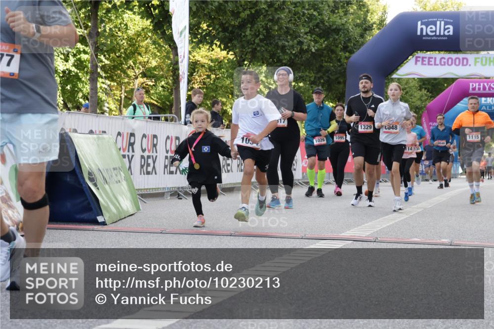 06.09.2026 - CURREX Alsterlauf Yannick Fuchs http://msf.ph/oto/10230213 06.09.2026 11:53:18 Ziel 1034, 1096, 1114, 1115, 1317, 1329, 8048 meine-sportfotos.de