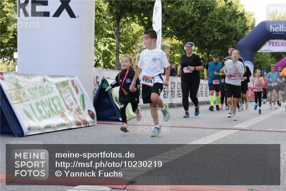 06.09.2026 - CURREX Alsterlauf Yannick Fuchs http://msf.ph/oto/10230219 06.09.2026 11:53:19 Ziel 1026, 1034, 1096, 1114, 1115, 1130, 1317, 1329, 8048 meine-sportfotos.de