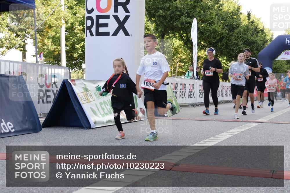 06.09.2026 - CURREX Alsterlauf Yannick Fuchs http://msf.ph/oto/10230223 06.09.2026 11:53:20 Ziel 1026, 1034, 1095, 1096, 1114, 1115, 1130, 1317, 1329, 8048 meine-sportfotos.de